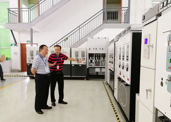 貴州電網(wǎng)總工程師毛時杰蒞臨赫茲曼電力參訪指導